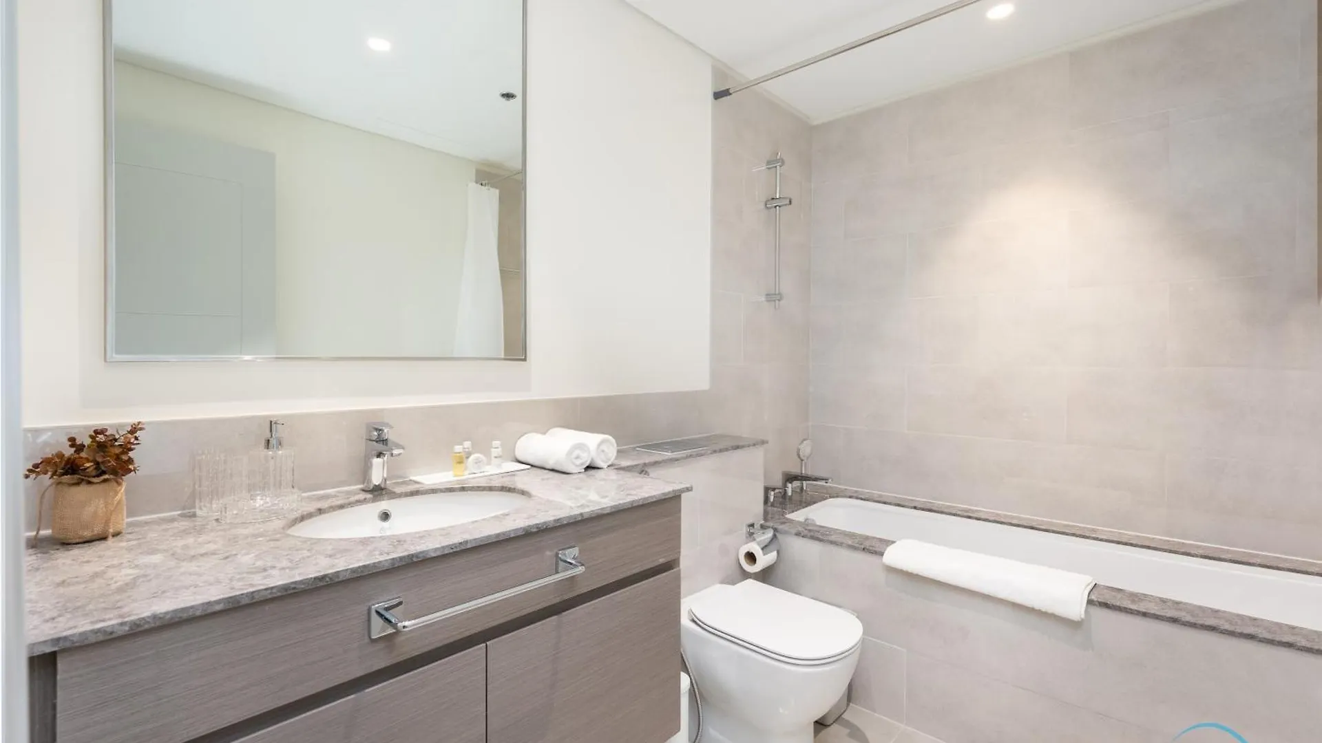 Beautiful 1Br At Forte Tower 2 Downtown Dubai By Deluxe Holiday Homes 0*,  阿拉伯联合酋长国
